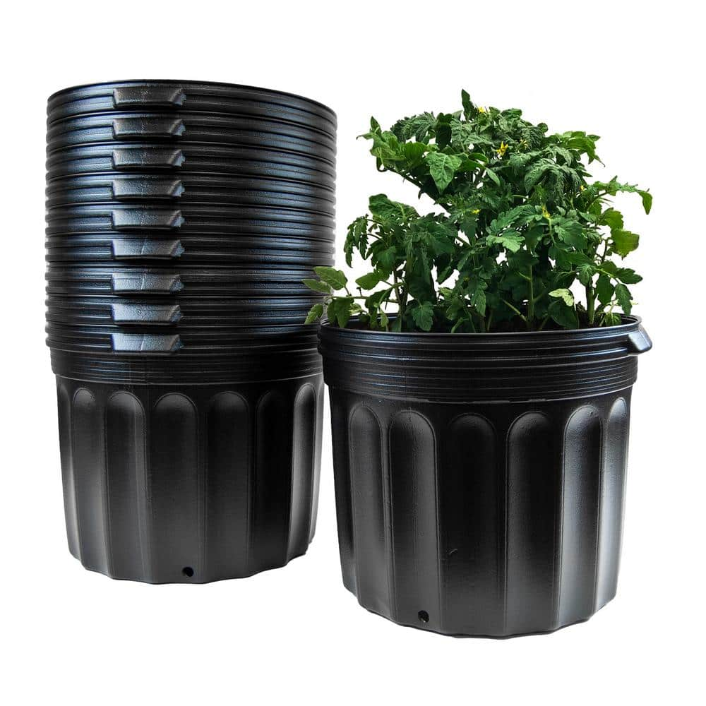 Choosing the Right Plastic Flower Pots for Your Garden